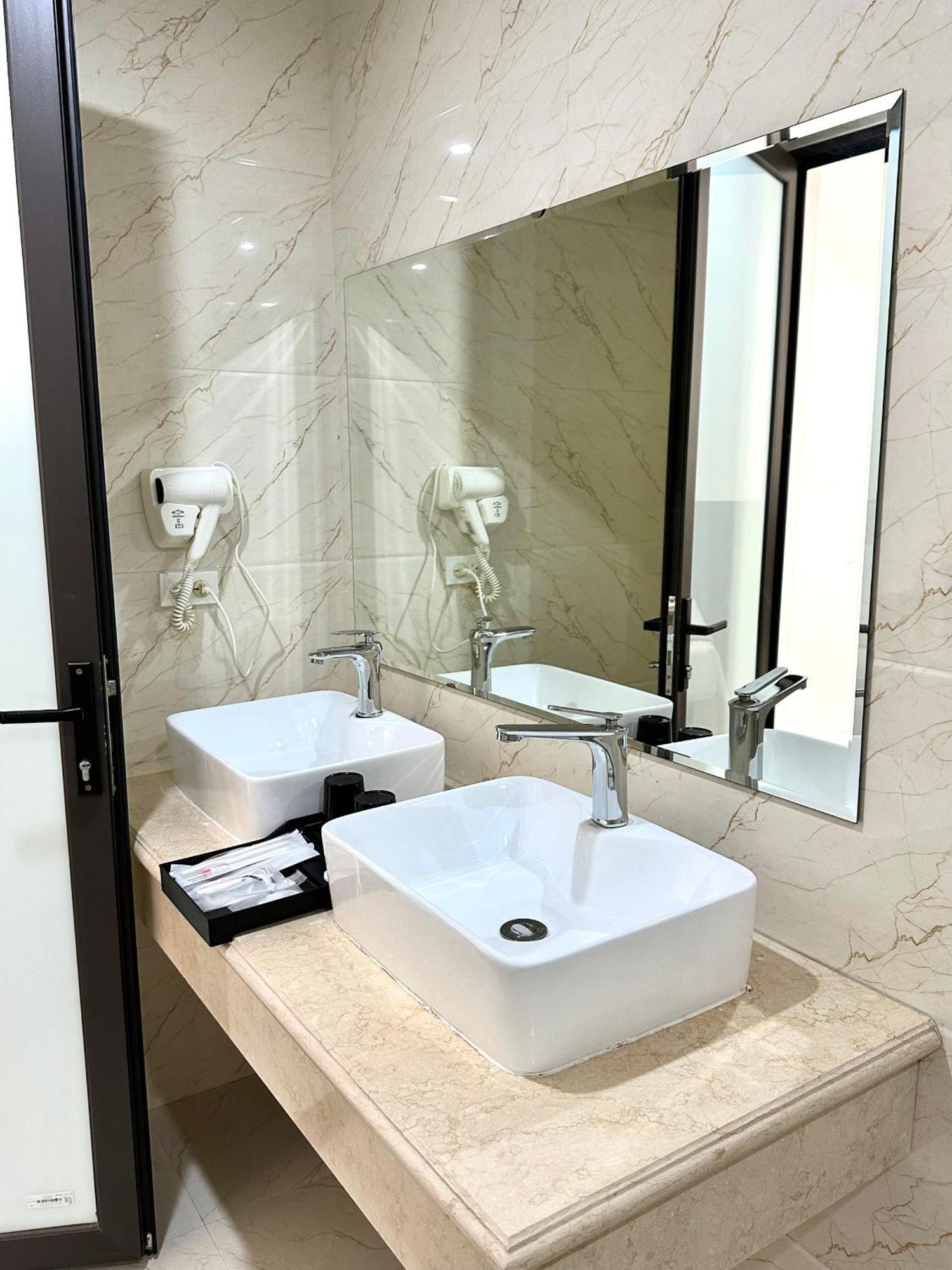 Vinh Khang Ha Long Hotel מראה חיצוני תמונה